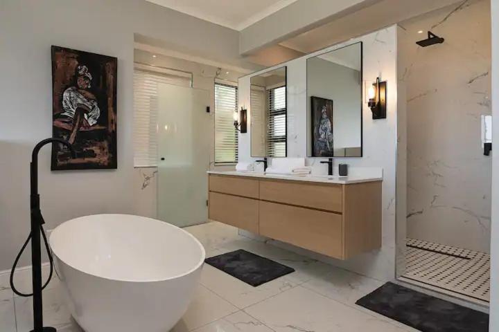 16 Brittlewood Close, Ballito, Zimbali, South Africa 4399, 5 Bedrooms Bedrooms, ,5 BathroomsBathrooms,Holiday Homes,Brittlewood Close,1055